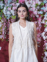 WHITE PRINCESS FLARE FEATHERFALL CAPE SET