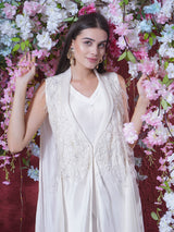 WHITE PRINCESS FLARE FEATHERFALL CAPE SET